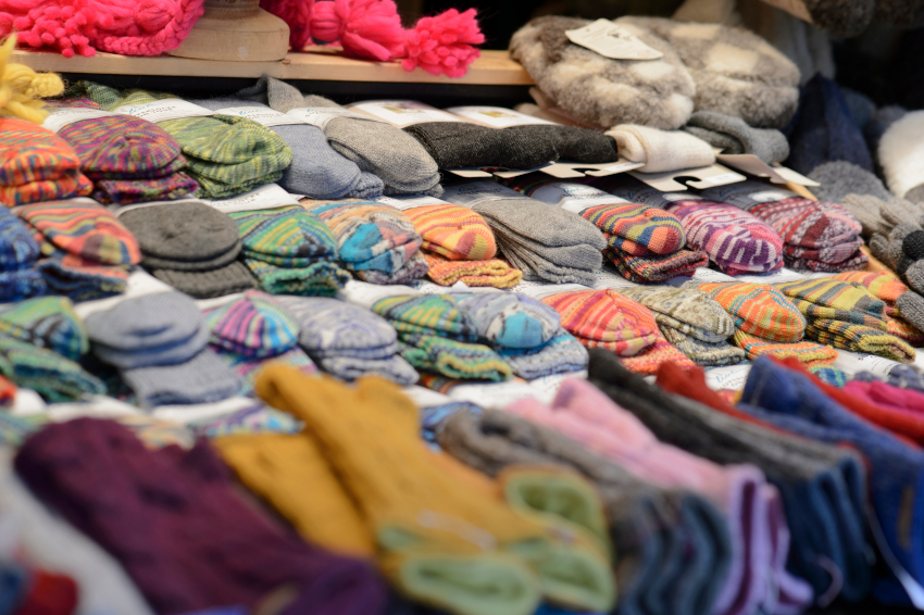 洋服商標登録出願でネクタイ・手袋・靴下が抜ける構造的ミス